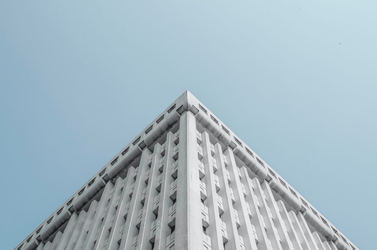 欧冠赛场巴萨7-2大胜纽卡，马竞总比分7-5热刺，西甲三强全部晋级八强！