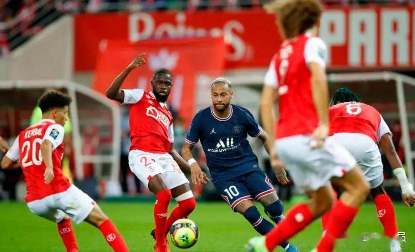 法甲第27轮,朗斯对战昂热,两队上轮都输了球都想赢,赛事比分预测